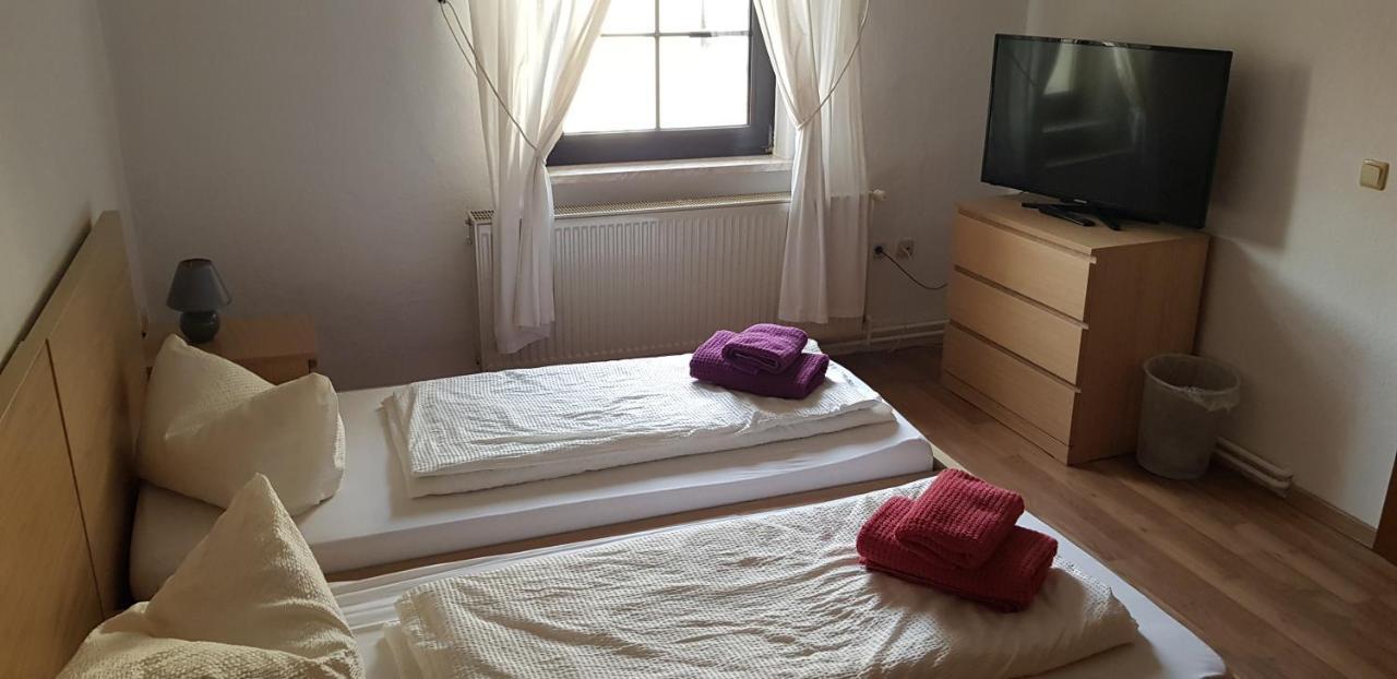 Hotel-Garni "Zum Loewen" Bad Freienwalde Bagian luar foto