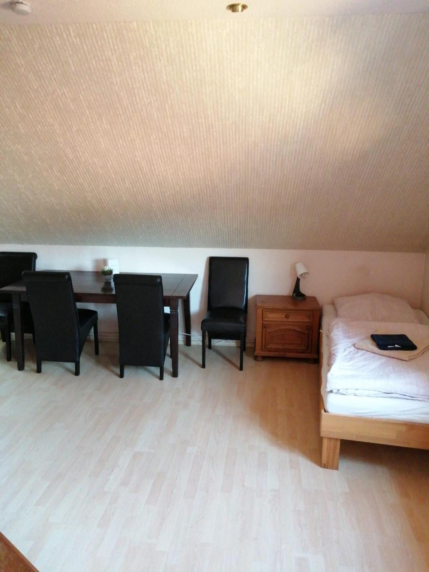 Hotel-Garni "Zum Loewen" Bad Freienwalde Bagian luar foto